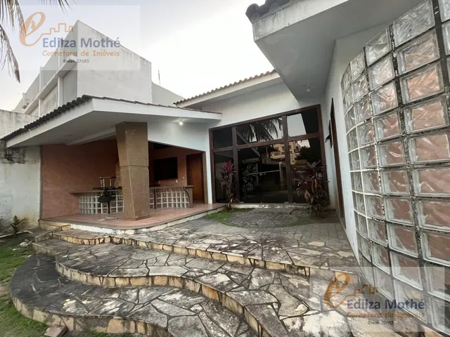 Imagem: A loja possui 5 Dormitórios, 4 Suítes, 3 Banheiros, 8