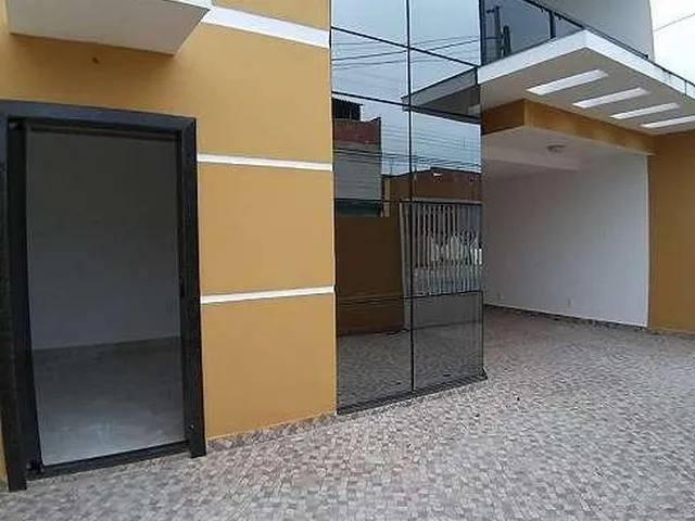 Imagem: A casa possui 3 Dormitórios, 1 Suíte, 2 Vagas na garagem,