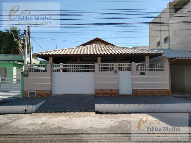Imagem: A casa possui 2 Dormitórios, 1 Suíte, 3 Vagas na garagem,