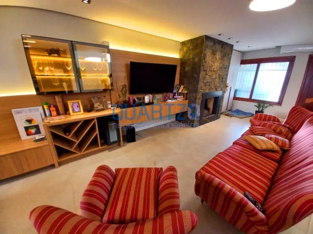 Imagem: CASA EM IPANEMA COM PISCINA, 3 DORM, SUITE