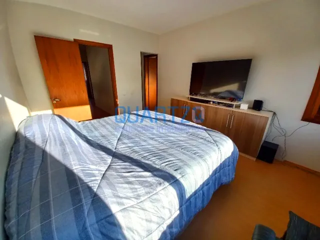 Imagem 16: CASA EM IPANEMA COM PISCINA, 3 DORM, SUITE, 204M², REFORMADA, LAREIRA E PARRILLA