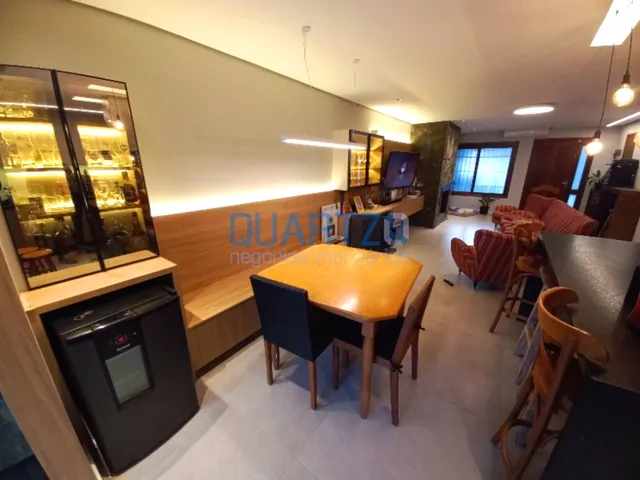 Imagem 10: CASA EM IPANEMA COM PISCINA, 3 DORM, SUITE, 204M², REFORMADA, LAREIRA E PARRILLA