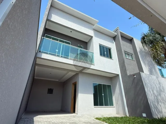 Imagem 3: Sobrado Moderno com Quintal Duplo e Localização Privilegiada no Afonso Pena