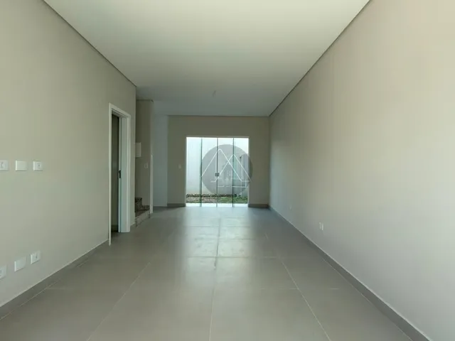 Imagem 6: Sobrado Moderno com Quintal Duplo e Localização Privilegiada no Afonso Pena