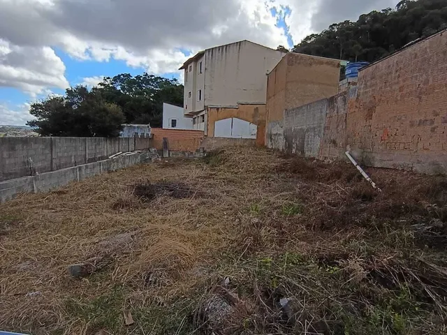 Imagem: Terreno à venda no bairro Santa Rosália
