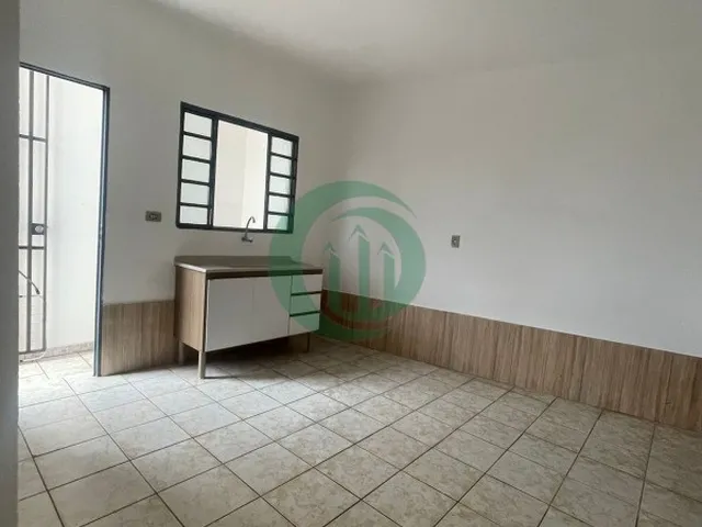 Imagem: A casa possui 1 Dormitório, 1 Banheiro, 35m² de Área