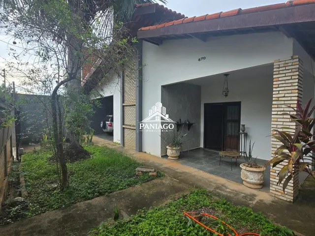 Imagem: Casa com 4 quartos, área gourmet c/ piscina