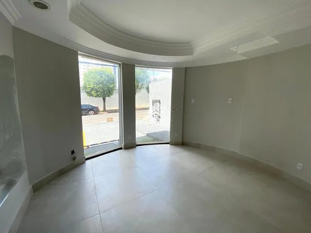 Imagem 10: Casa comercial ampla, 19 salas, 8 banheiros, Bosque da Saúde, Cuiabá-MT