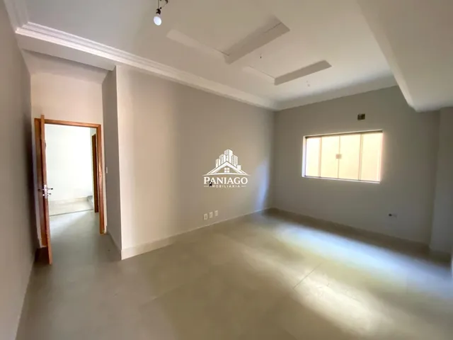 Imagem 2: Casa comercial ampla, 19 salas, 8 banheiros, Bosque da Saúde, Cuiabá-MT