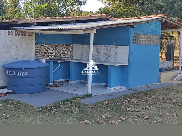 Imagem 2: Chácara Porteira Fechada à Venda Próximo à Cuiabá com Piscina, Rio e Campo Socie