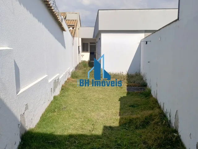 Imagem 10: Casa Geminada à Venda de 3 Quartos sendo 1 Suíte e 4 Vagas - Bairro Vale das Orquídeas