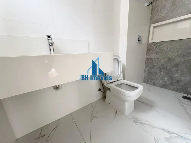 Imagem 2: Apartamento de Cobertura duplex com 5 quartos, 3 suítes e 3 vagas no bairro Castelo