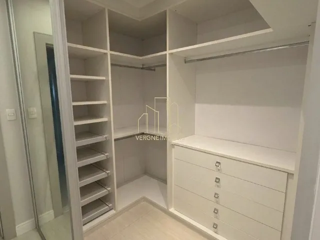 Imagem 15: Cobertura de Luxo em Condomínio de Prestígio em Patamares com 6 Quartos 5 Suítes 2