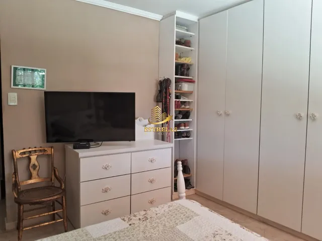 Imagem 14: Imperdível casa à venda em Curitiba-PR, bairro São Lourenço: 3 quartos, 2 suítes, 3
