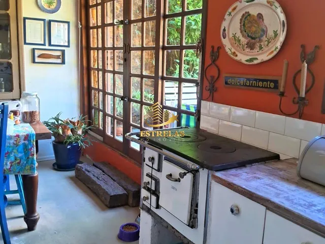 Imagem 10: Imperdível casa à venda em Curitiba-PR, bairro São Lourenço: 3 quartos, 2 suítes, 3