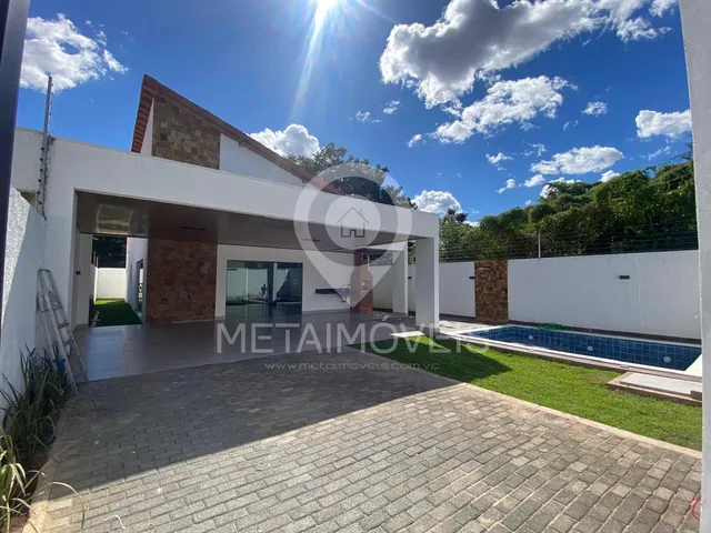 Imagem: A casa possui 3 Dormitórios, 3 Suítes, 3 Banheiros, 4