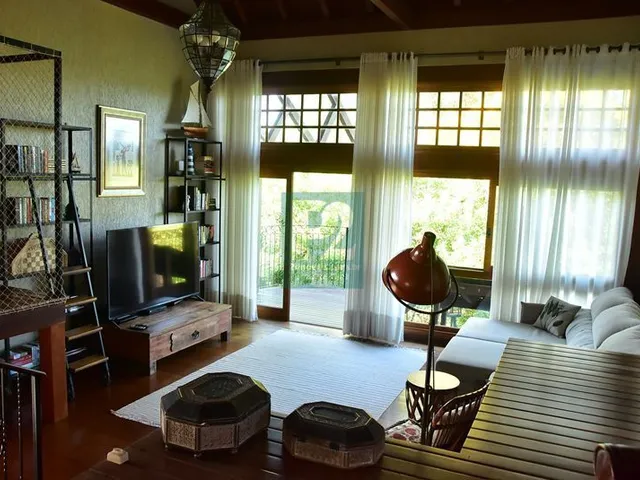 Imagem 6: Casa Exclusiva Com Piscina e Vista Panorâmica Para o Mar Em Bombinhas/SC