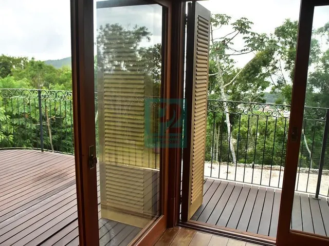 Imagem 8: Casa Exclusiva Com Piscina e Vista Panorâmica Para o Mar Em Bombinhas/SC