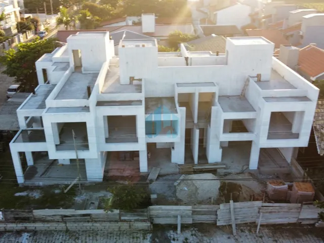 Imagem 2: Casa a Apenas 50 m da Praia Central, Centro