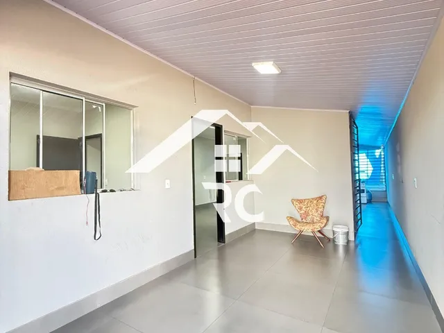 Imagem: A casa possui 2 Dormitórios, 2 Suítes e está localizado