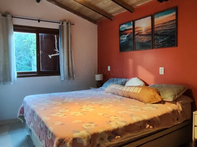 Imagem 2: Linda Casa à Venda em Imbituba-SC, Bairro Ribanceira: 3 quartos, 2 salas, 1 banheiro, 3