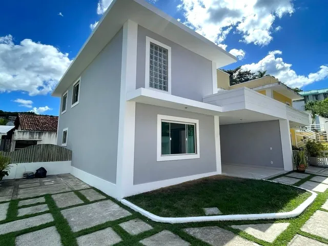 Imagem: A casa possui 3 Dormitórios, 1 Suíte, 2 Banheiros, 4 Vagas