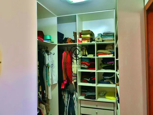 Imagem 14: Encontre Seu Refúgio em Porto Alegre: Linda Casa à Venda!