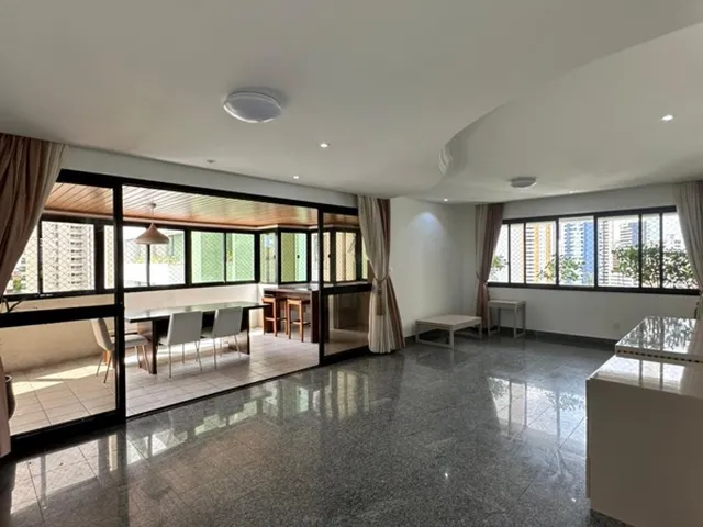Imagem 8: A 5ª Avenida Imóveis apresenta este apartamento espaçoso no Edifício Horto Burle Marx