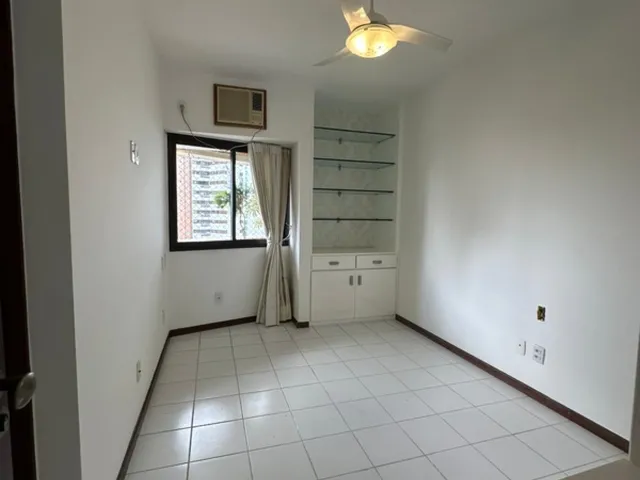 Imagem 9: A 5ª Avenida Imóveis apresenta este apartamento espaçoso no Edifício Horto Burle Marx