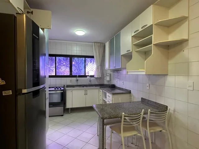 Imagem 3: A 5ª Avenida Imóveis apresenta este apartamento espaçoso no Edifício Horto Burle Marx