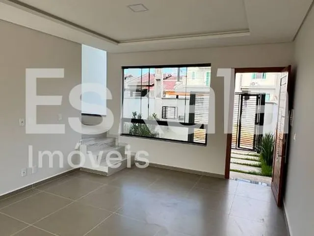 Imagem: A casa possui 2 Dormitórios, 2 Suítes, 3 Banheiros, 1