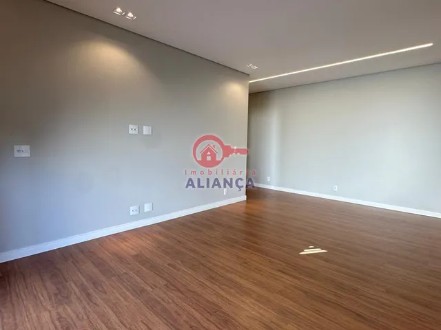 Imagem 13: Vende-Se Casa de Alto Padrão Eno Jardim Tocantins em Toledo Pr o Imóvel Conta Com: - 01 Suíte - 02 D