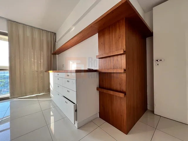 Imagem 2: Alugo Excelente Apartamento Condomínio Santa Mônica Jardins Club Barra da Tijuca de