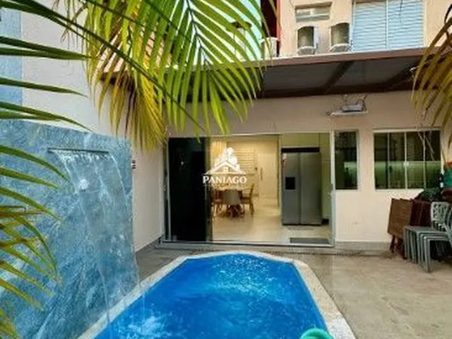 Imagem: A casa em condomínio possui 3 Dormitórios, 3 Suítes, 5
