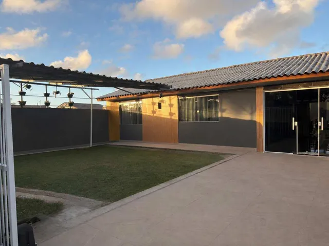 Imagem 4: Casa com Piscina e 3 Quartos à Venda no Balneário Coroados – Guaratuba/PR