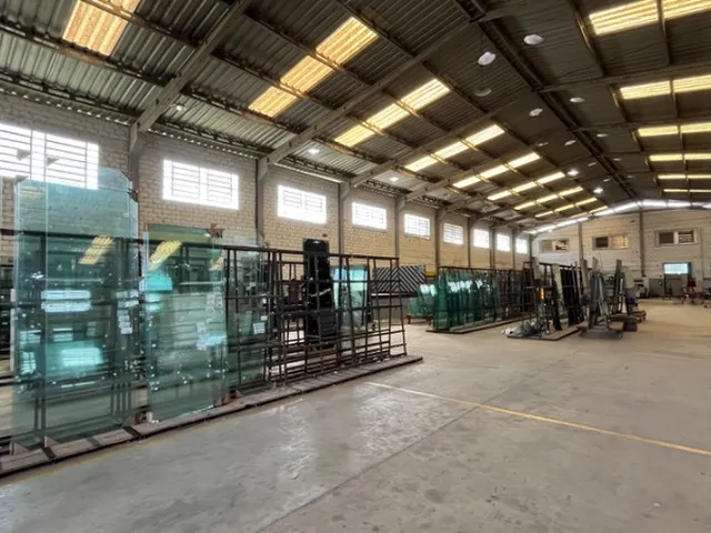 Imagem 2: Galpão industrial para locar em Alvorada, RS, junto a RS118, 2.700m2 de pavilhões em