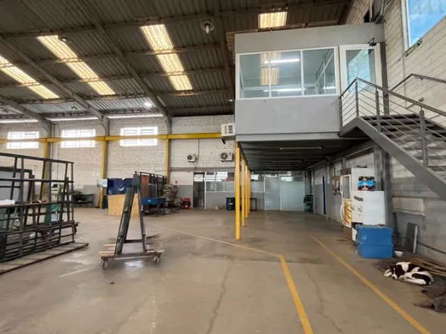 Imagem 3: Galpão industrial para locar em Alvorada, RS, junto a RS118, 2.700m2 de pavilhões em