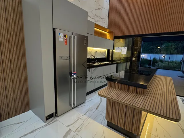 Imagem: Casa Alto Padrão 3 Quartos com Energia