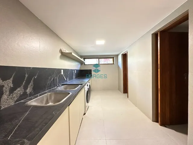 Imagem 10: Casa à venda com 375m², 5 suítes e arquitetura assinada no Condomínio Praia Bella