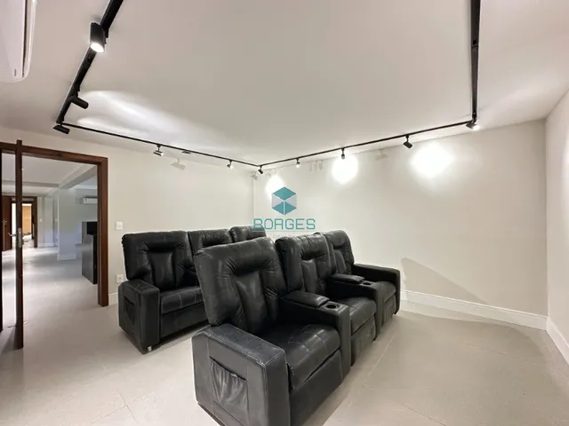 Imagem 6: Casa à venda com 375m², 5 suítes e arquitetura assinada no Condomínio Praia Bella