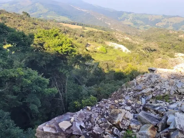 Imagem 11: Oportunidade Mineral: Área de Quartzo com Grande Volume de Reserva Estimada em MG