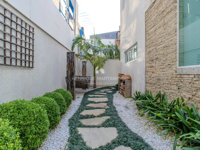 Imagem 11: Casa face norte com suíte master, jardim e espaço gourmet em condomínio fechado