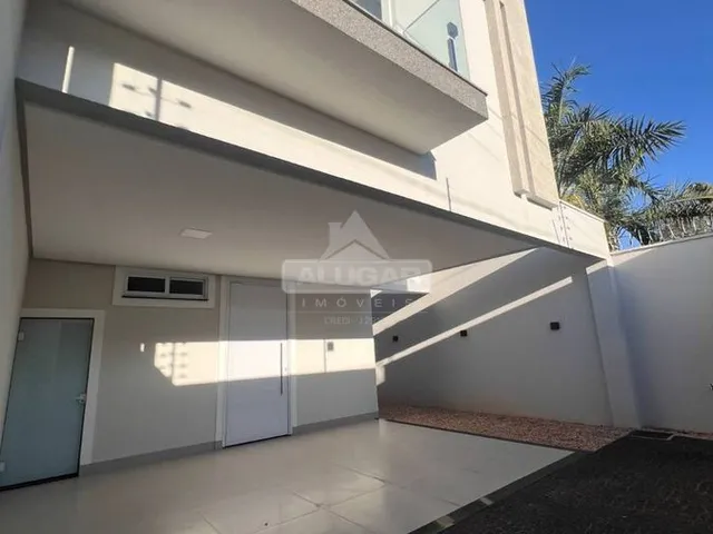 Imagem: Sobrado - 3 Suítes com Closet - 303 Sul