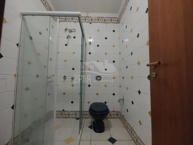 Imagem 4: Imperdível Sobrado com 5 Quartos e 4 Suítes em Ipanema, Porto Alegre-Rs - 247M² 3 Vagas