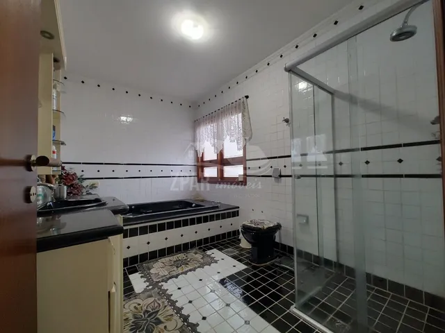 Imagem 11: Imperdível Sobrado com 5 Quartos e 4 Suítes em Ipanema, Porto Alegre-Rs - 247M² 3 Vagas