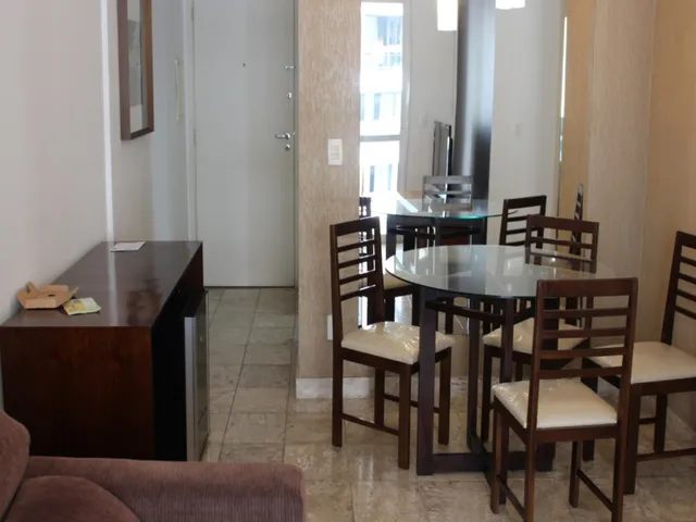 Imagem: O apartamento possui 2 Dormitórios, 1 Suíte, 2 Banheiros