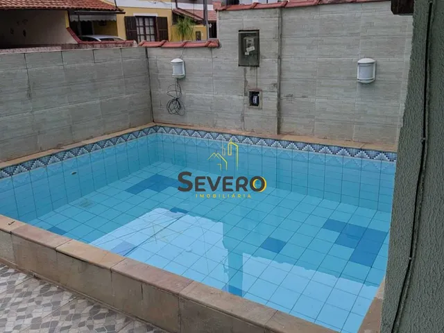 Imagem: A casa possui 3 Dormitórios, 1 Suíte, 2 Banheiros, 2