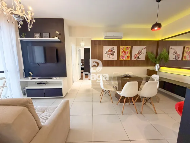 Imagem: O apartamento possui 5 Dormitórios, 1 Suíte, 2 Banheiros