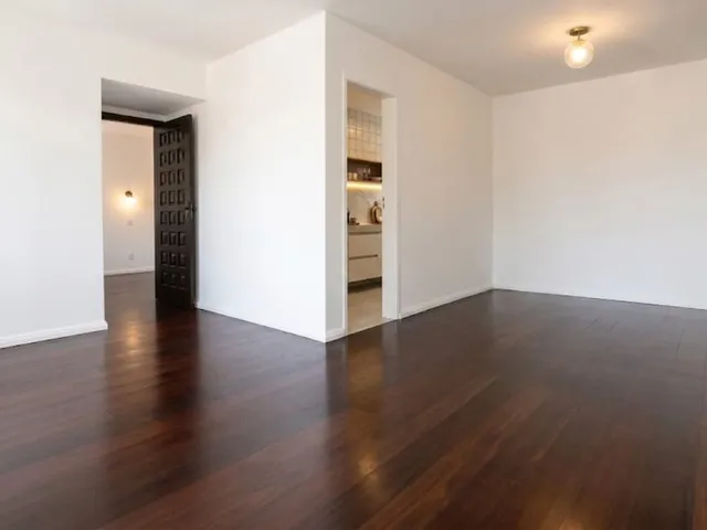 Imagem 11: Apartamento à Venda na Vitória, Salvador-BA 4 Quartos, 1 Suíte, 2 Vagas - Imperdível!