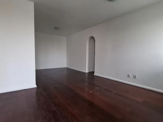 Imagem 5: Apartamento à Venda na Vitória, Salvador-BA 4 Quartos, 1 Suíte, 2 Vagas - Imperdível!